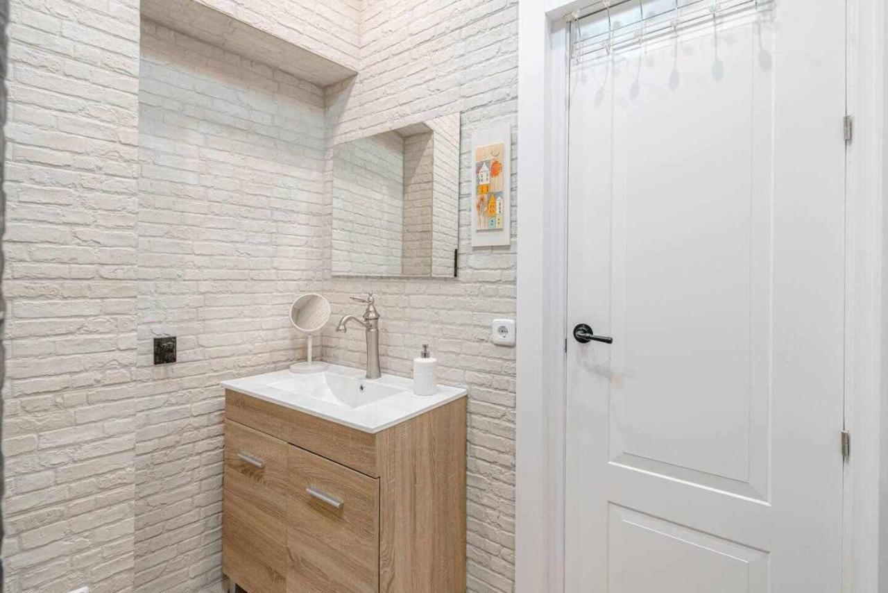 Appartamento Luminoso Y Centrico Apt 2 Hab Madrid Esterno foto